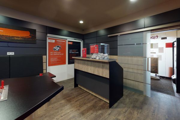 lange-str-19-kitchen-135487F92-833F-DEB1-8E31-9E5FA9F70FEB.jpg